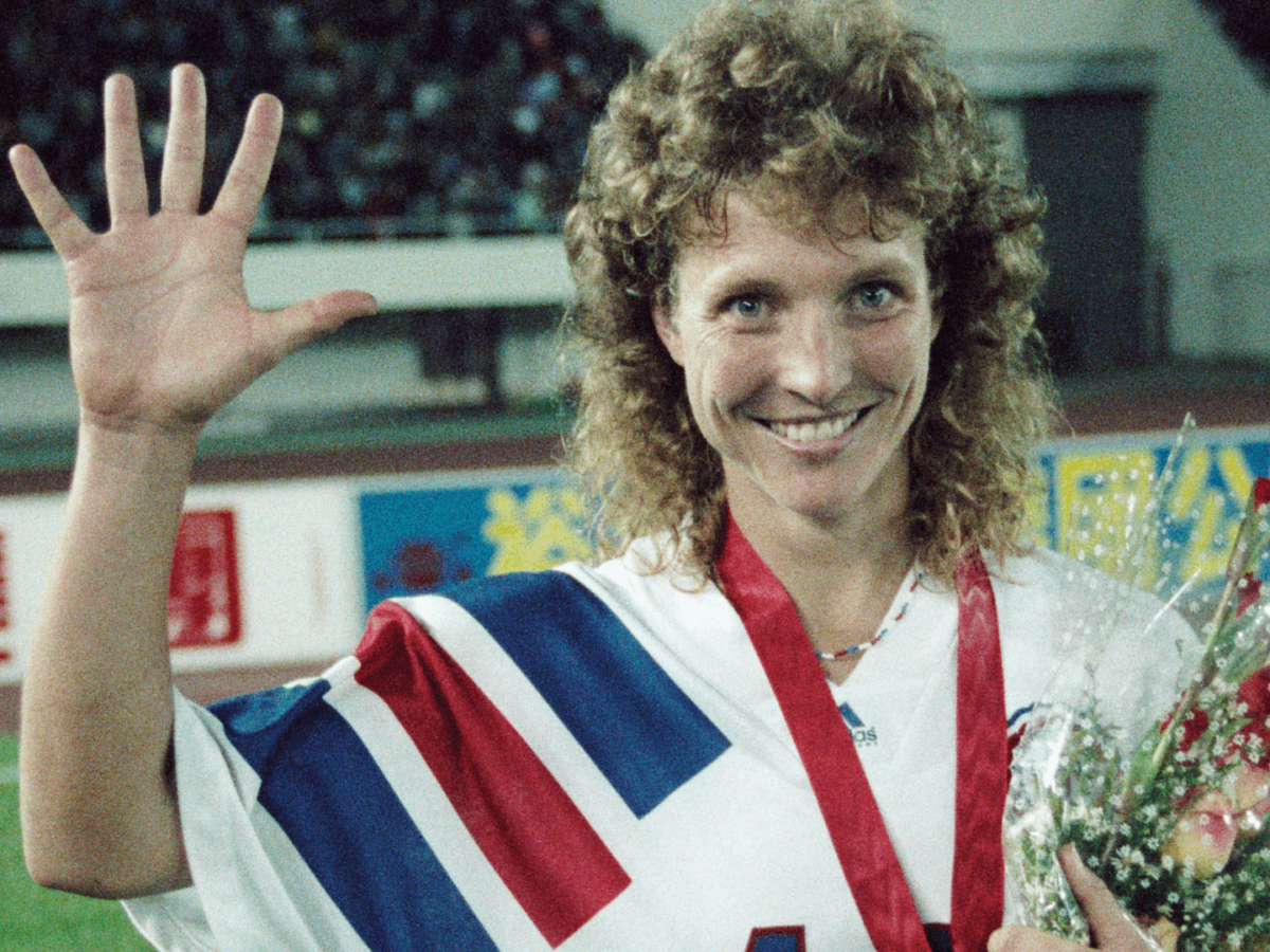 The Greatest Moments from Michelle Akers s Legendary Career