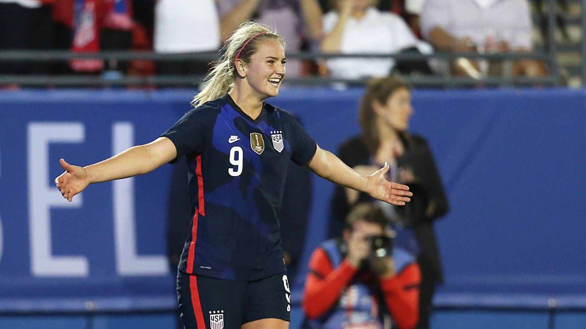 lindsey horan of the USWNT