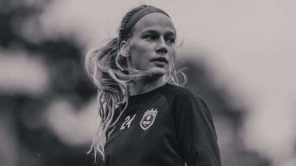 Bethany Balcer gives readers an insight into her journey as a professional soccer player