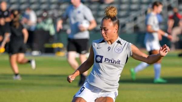 Ebony Salmon is one of the top NWSL rookies