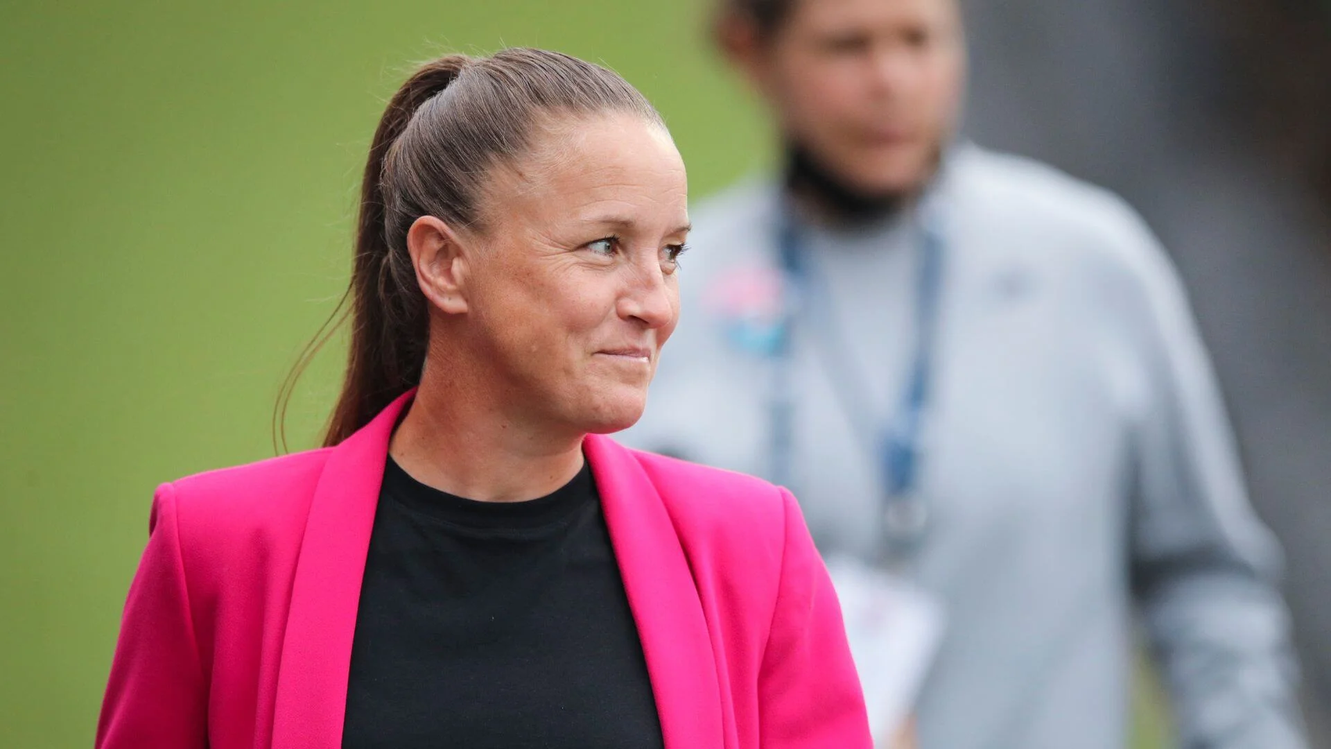 Casey Stoney coaching the Wave