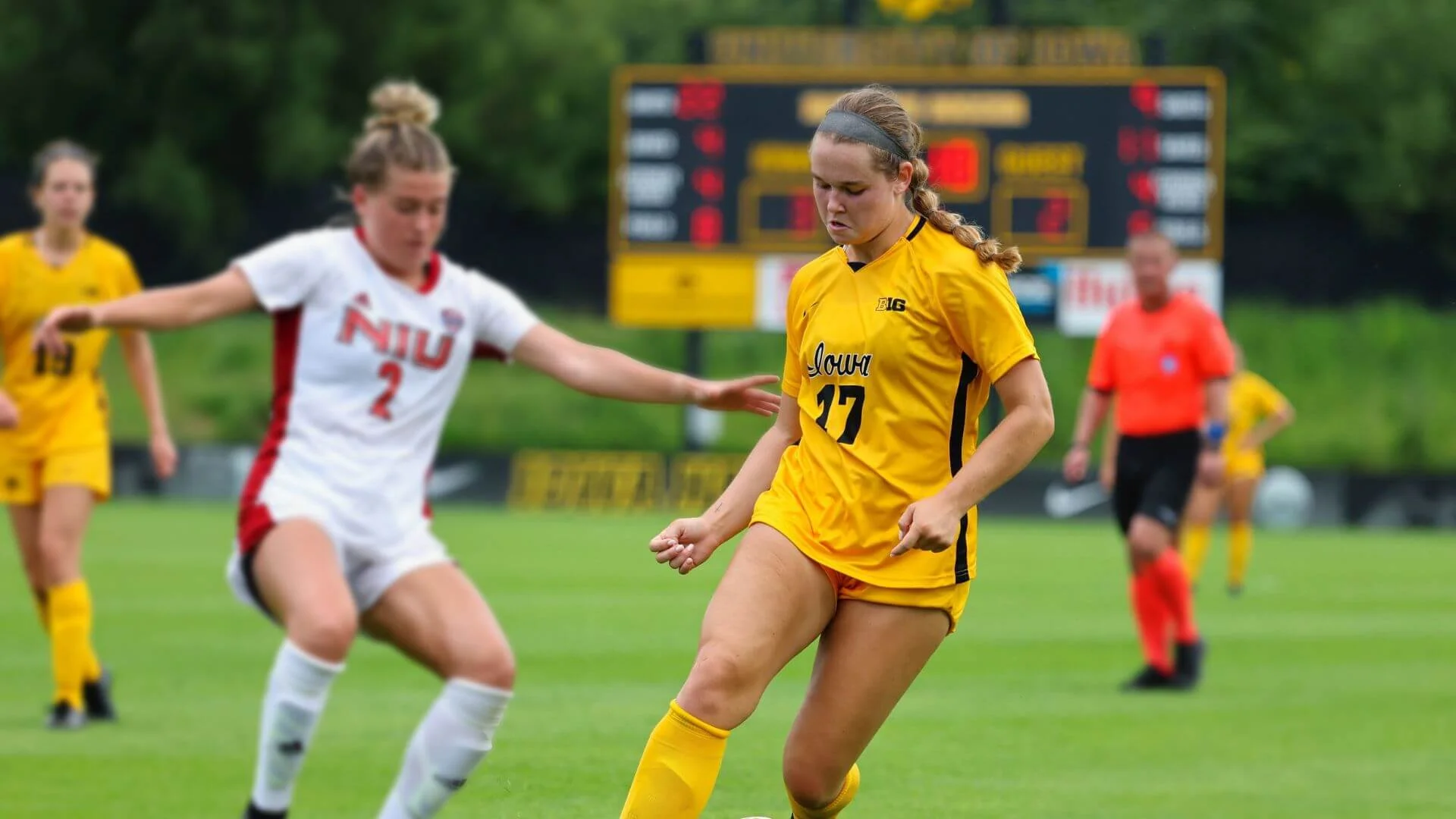 Delaney Holtey, a student-athlete with type one diabetes