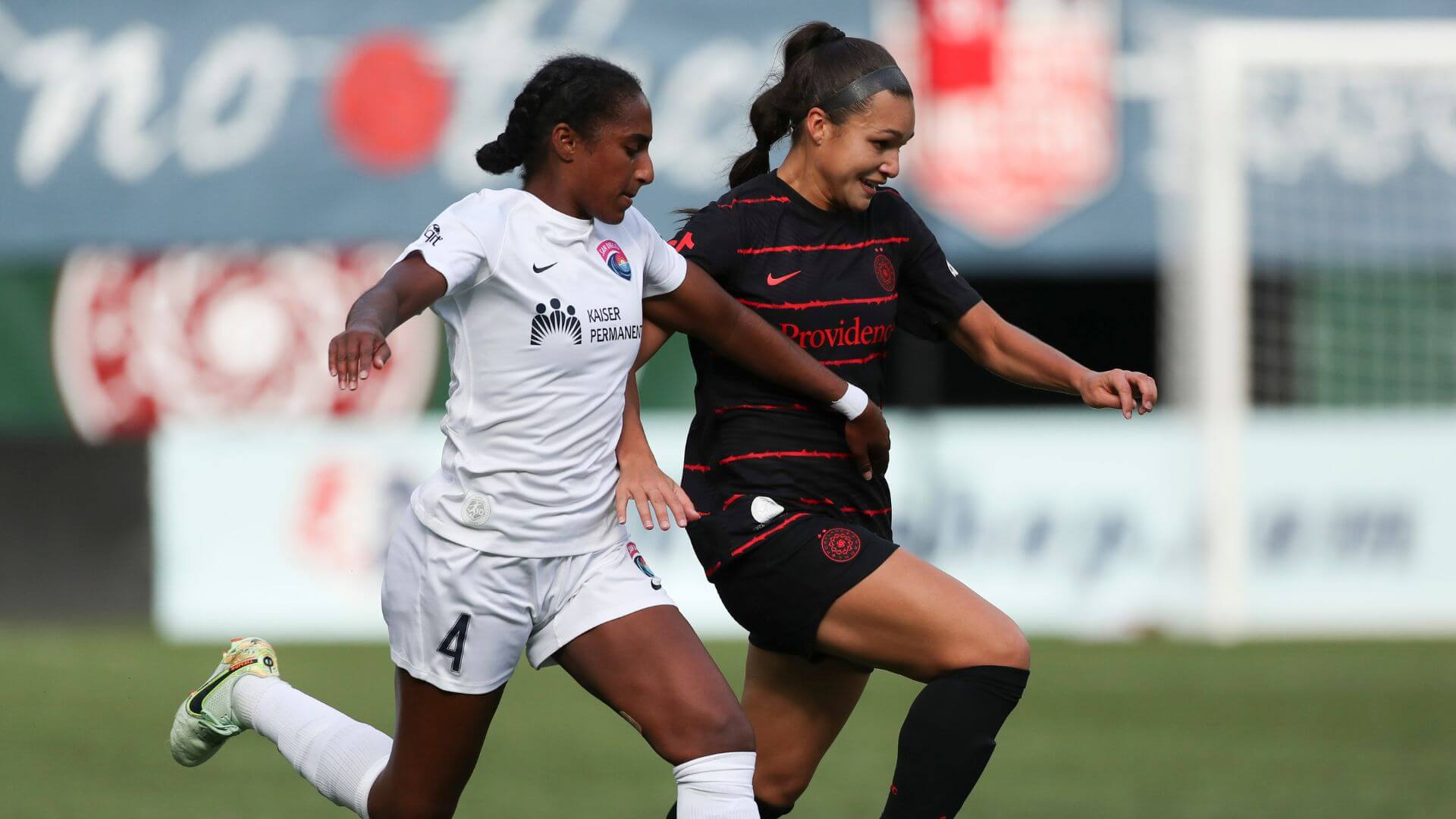 San Diego Wave and Portland Thorns of the NWSL